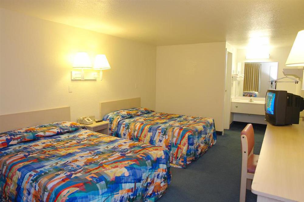 Rodeway Inn Windsor Mill Quarto foto